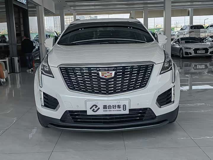 Фото 2 - Cadillac XT5