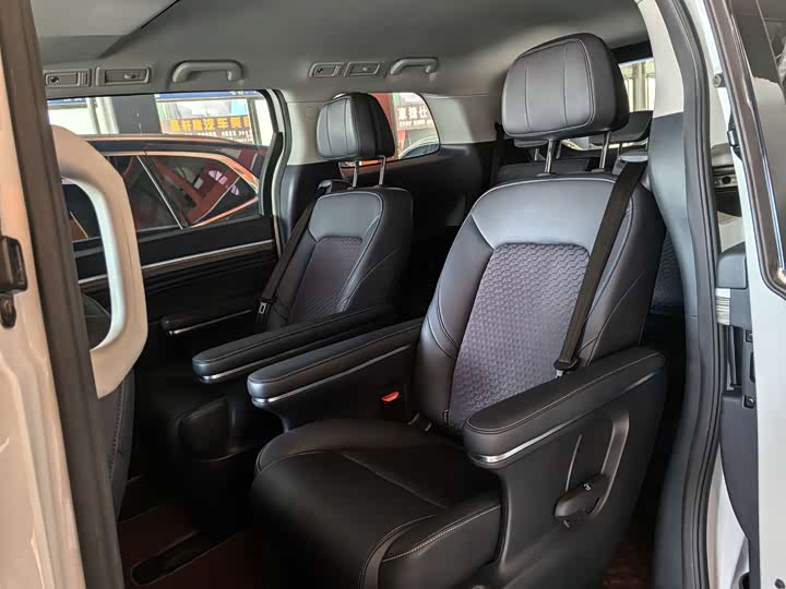 Фото 9 - GAC Trumpchi M8