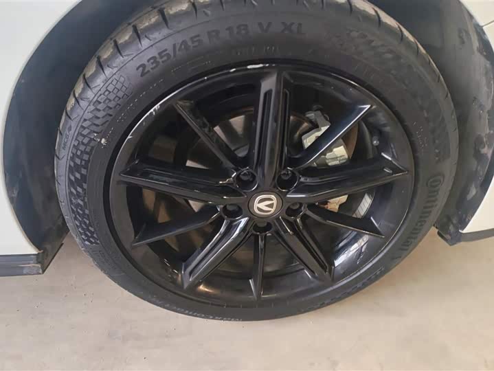 Фото 6 - Changan UNI-V