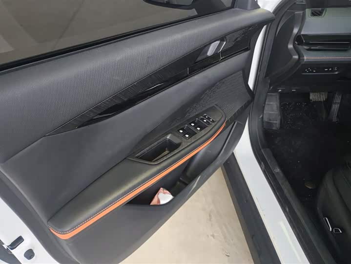 Фото 7 - Changan UNI-V