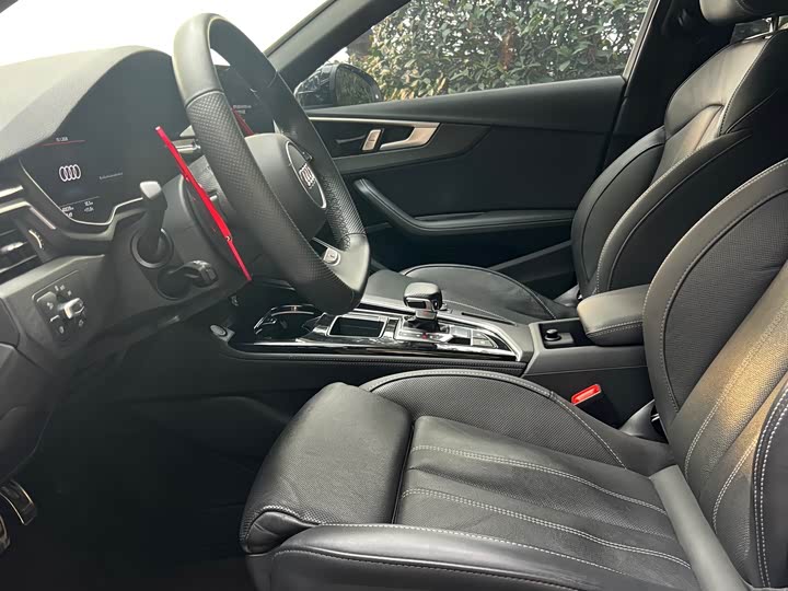 Фото 3 - Audi A4L