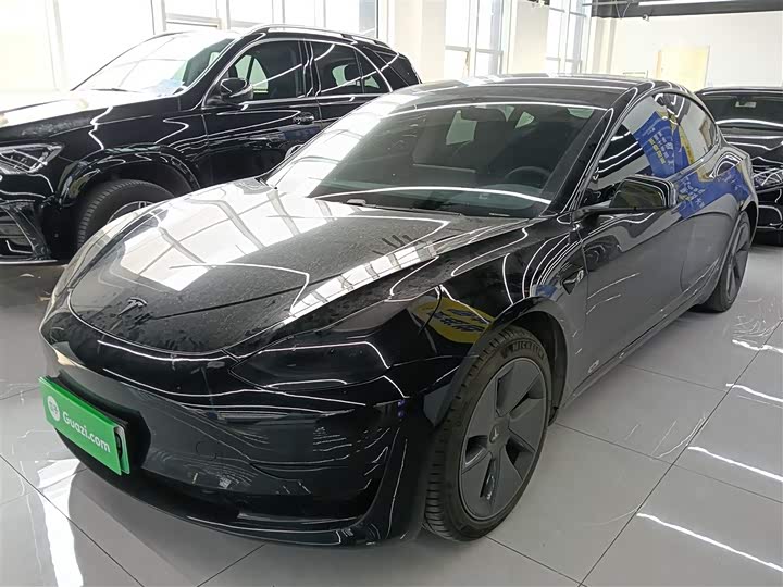 Фото 2 - Tesla Model 3