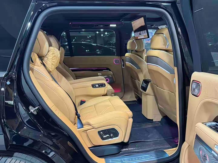 Фото 9 - Zeekr 9X