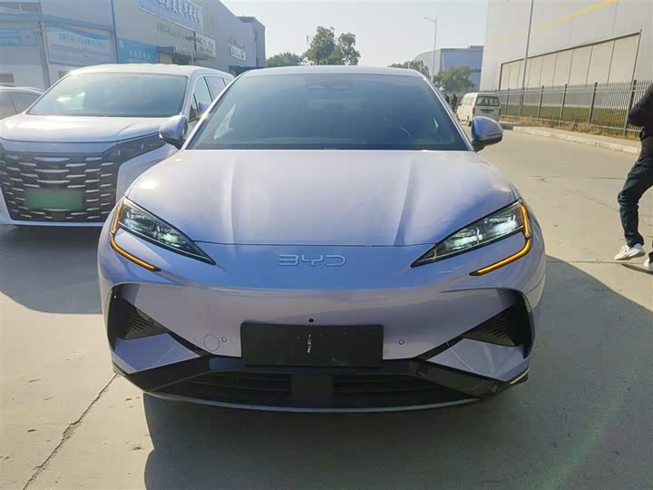 Фото 3 - BYD Sea Lion 07 EV