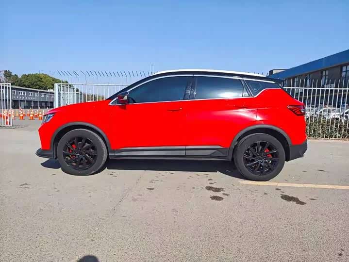 Фото 4 - Geely Coolray