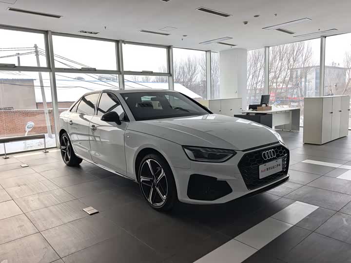 Фото 2 - Audi A4L