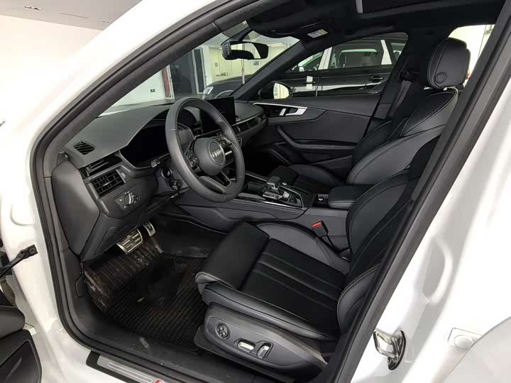 Фото 5 - Audi A4L