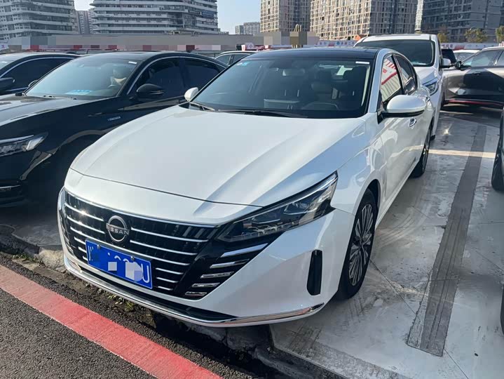 Фото 1 - Nissan Teana