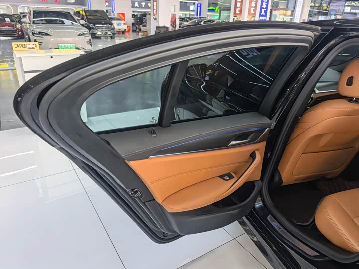 Фото 9 - BMW 5 Series