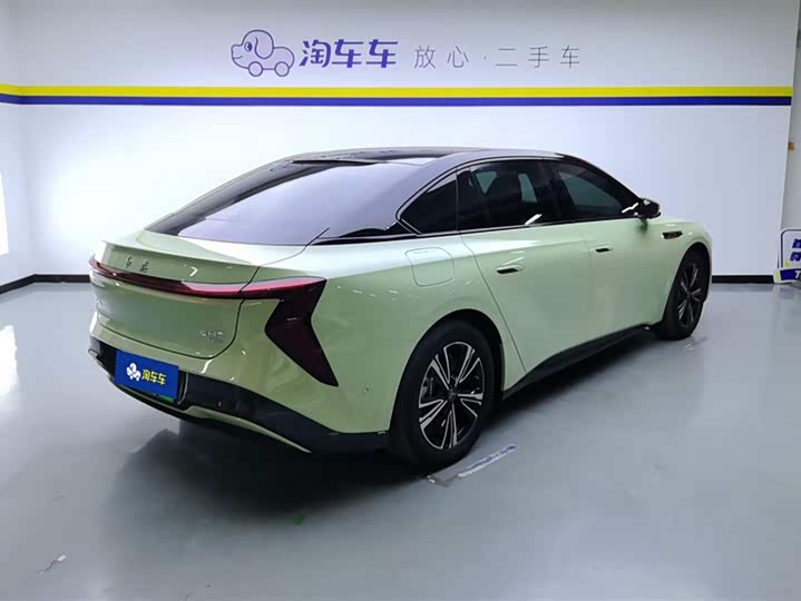 Фото 3 - Hongqi EH7