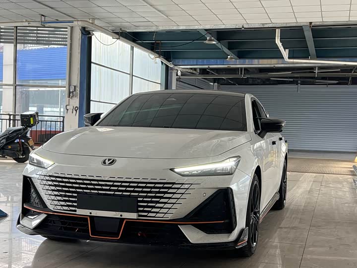 Фото 1 - Changan UNI-V