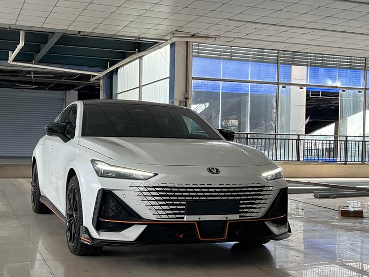 Фото 3 - Changan UNI-V