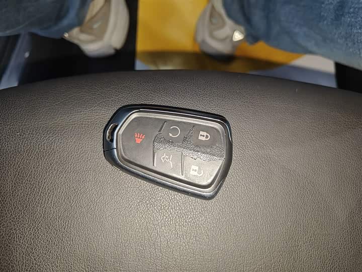 Фото 9 - Cadillac XT5