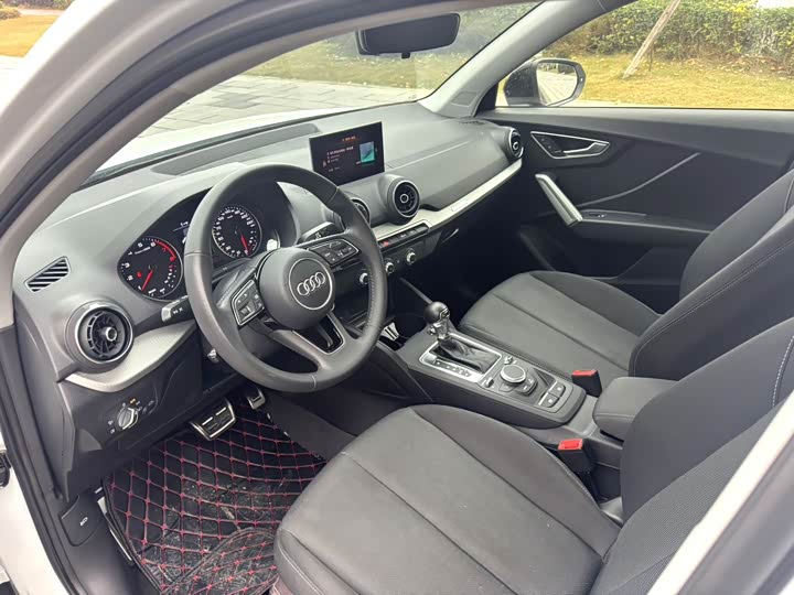 Фото 4 - Audi Q2L
