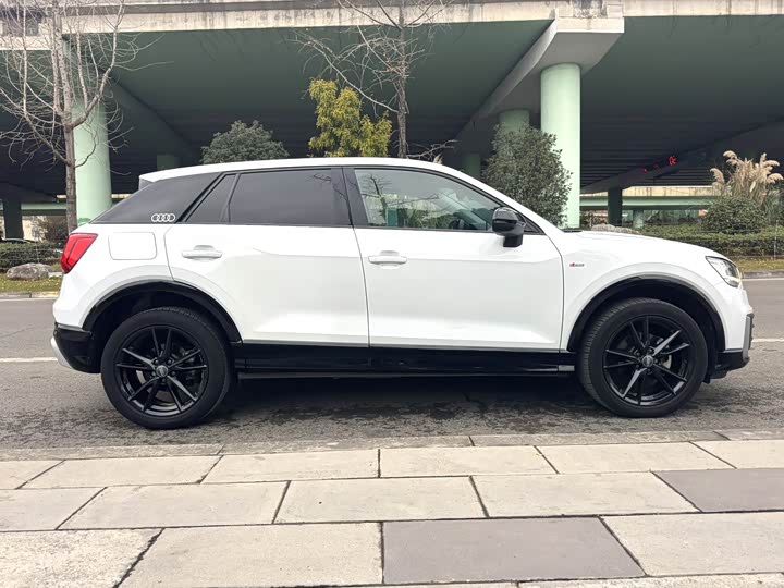 Фото 6 - Audi Q2L