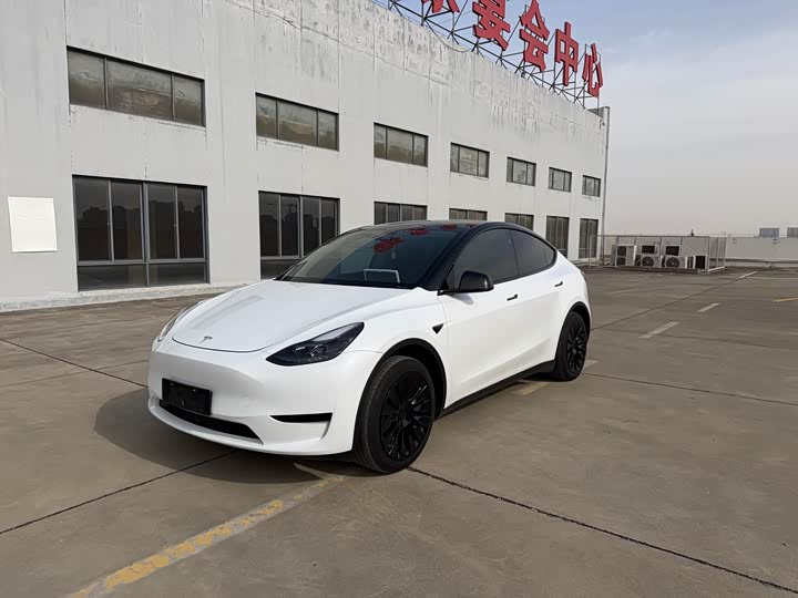 Фото 1 - Tesla Model Y