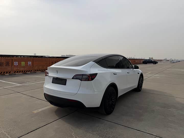 Фото 9 - Tesla Model Y