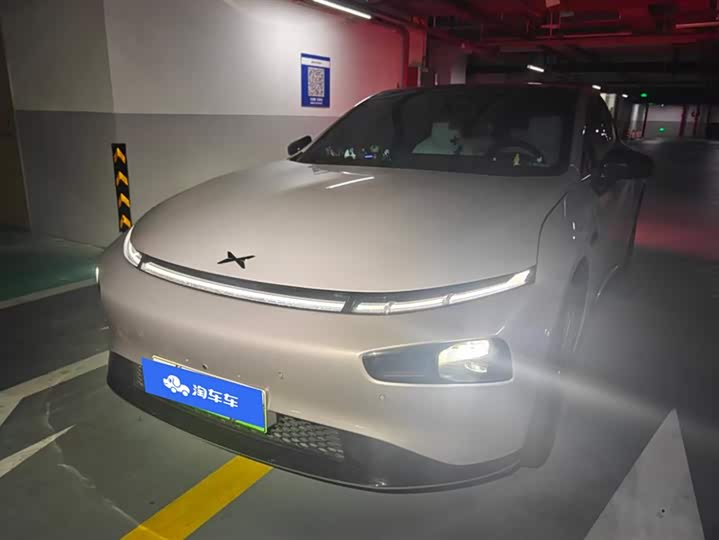 Фото 2 - XPeng P7