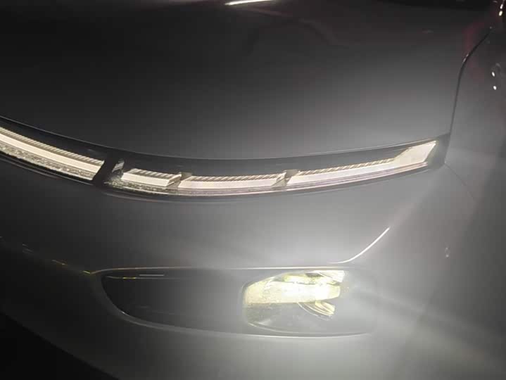 Фото 5 - XPeng P7