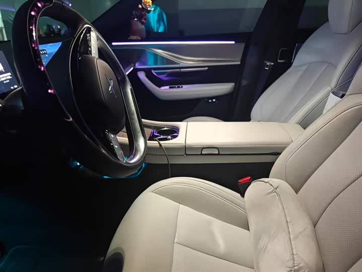 Фото 9 - XPeng P7