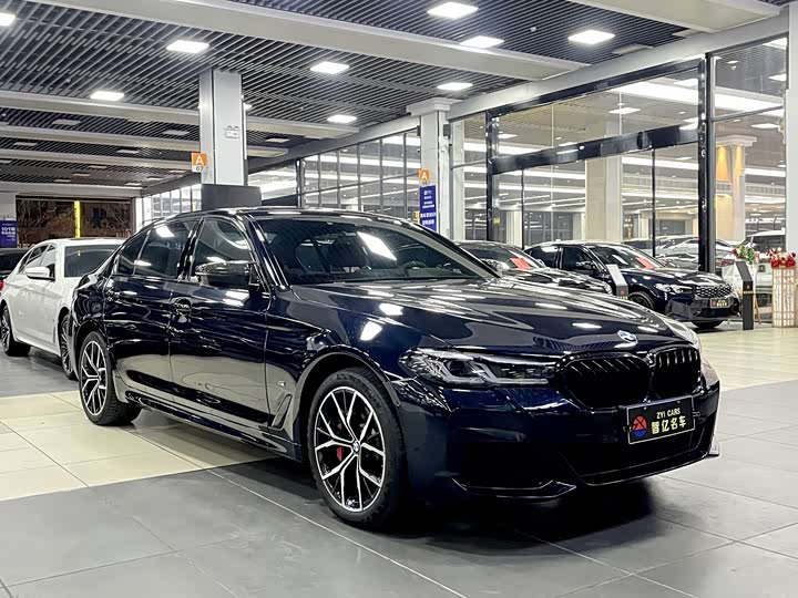 Фото 3 - BMW 5 Series