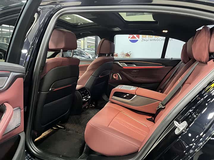 Фото 6 - BMW 5 Series