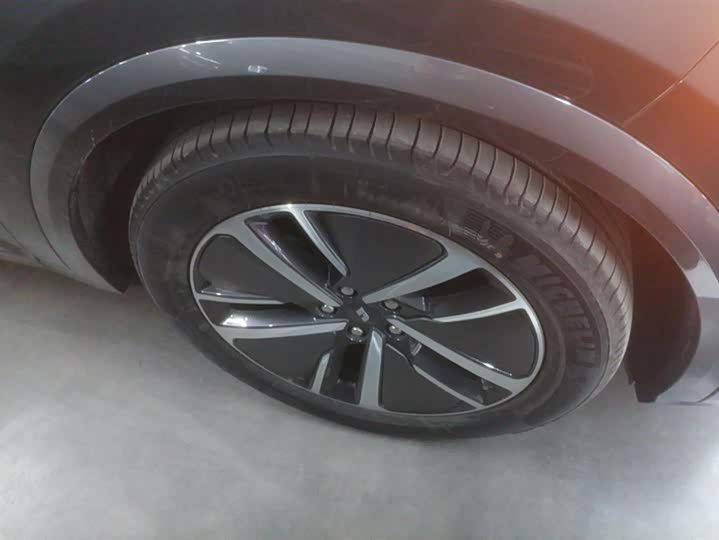 Фото 6 - LiXiang L8