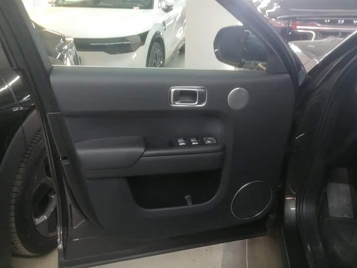 Фото 7 - LiXiang L8