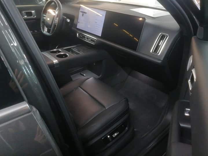 Фото 8 - LiXiang L8