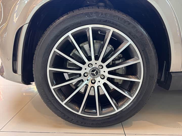 Фото 9 - Mercedes-Benz GLE-Class