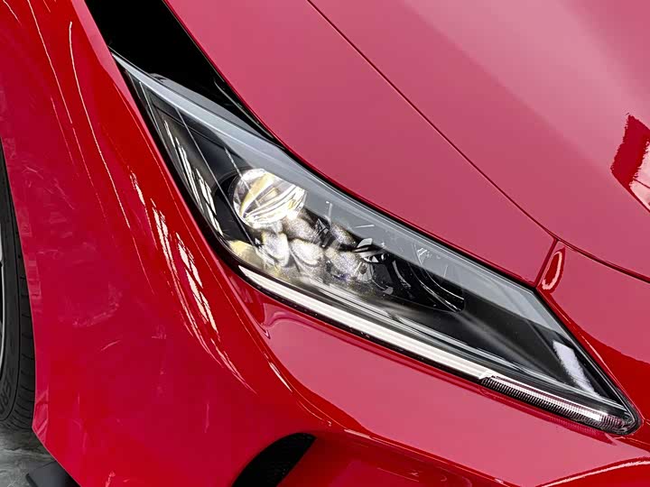 Фото 9 - Ferrari F8