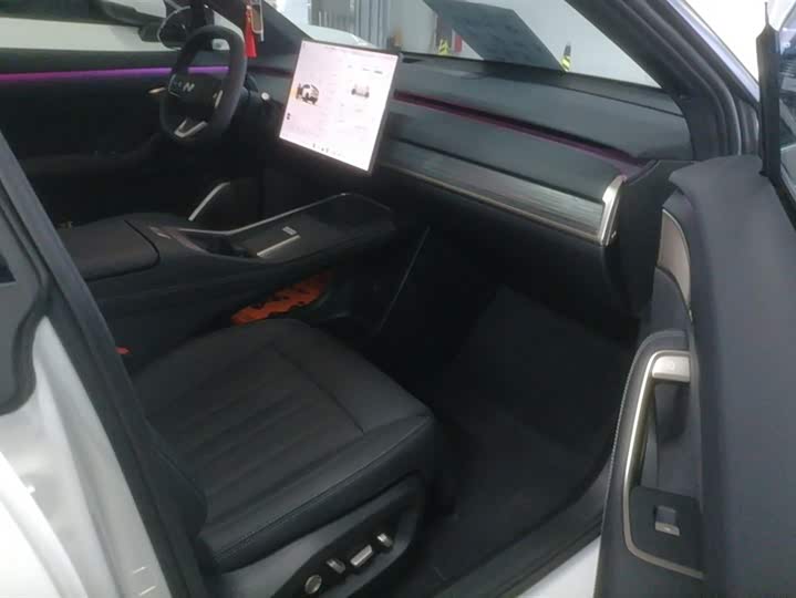 Фото 8 - Nio Onvo L60