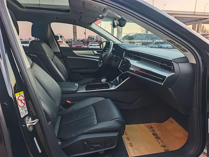 Фото 7 - Audi A6L