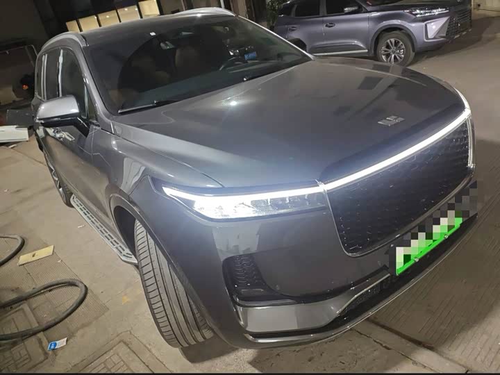 Фото 2 - LiXiang One