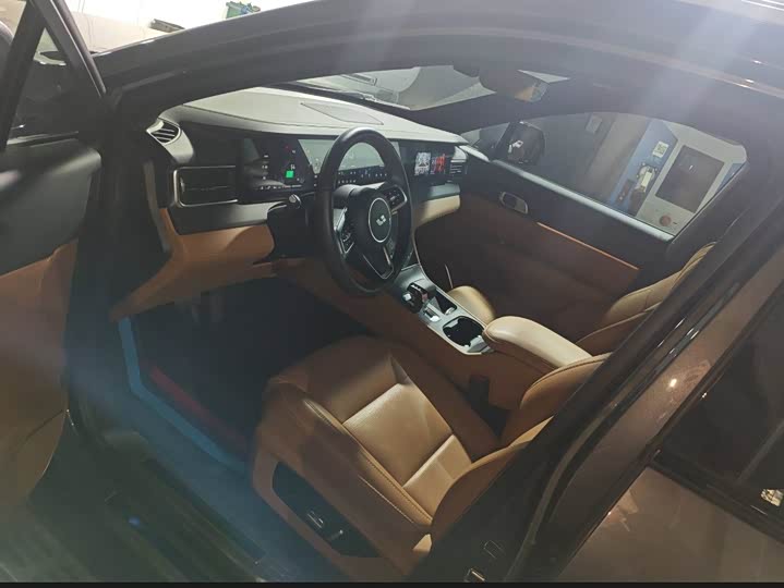 Фото 4 - LiXiang One