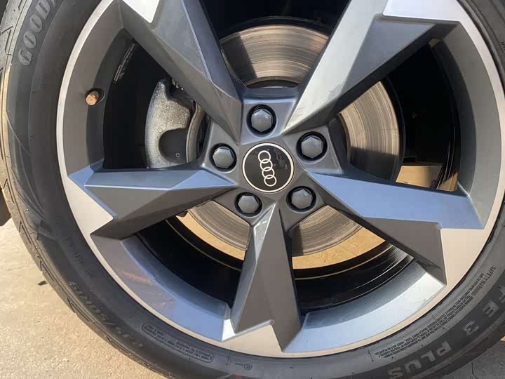 Фото 5 - Audi Q3