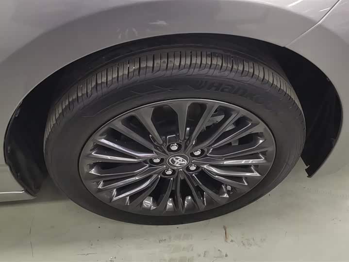 Фото 6 - Toyota Avalon