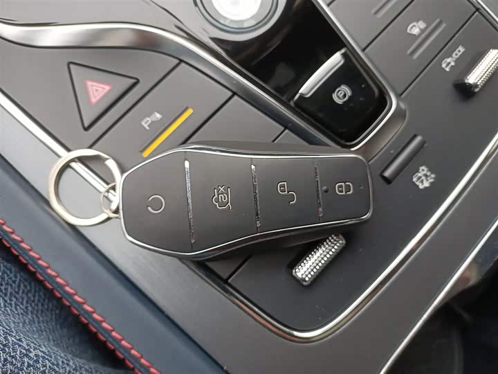 Фото 9 - BYD Yuan Plus