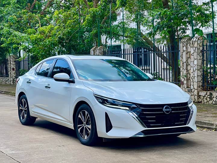 Фото 2 - Nissan Sylphy