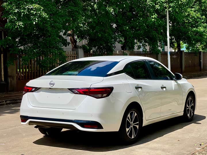 Фото 9 - Nissan Sylphy