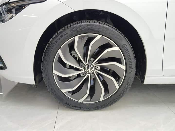 Фото 6 - Volkswagen Golf