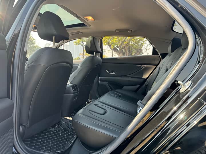 Фото 5 - Hyundai Elantra N line