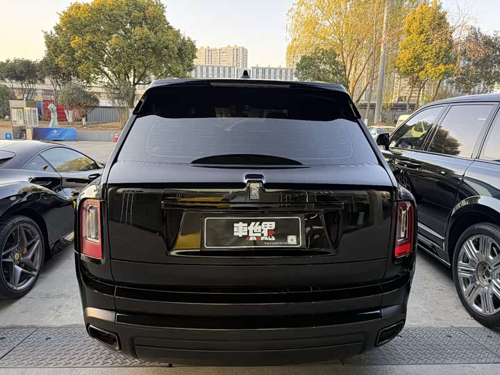 Фото 2 - Rolls-Royce Cullinan