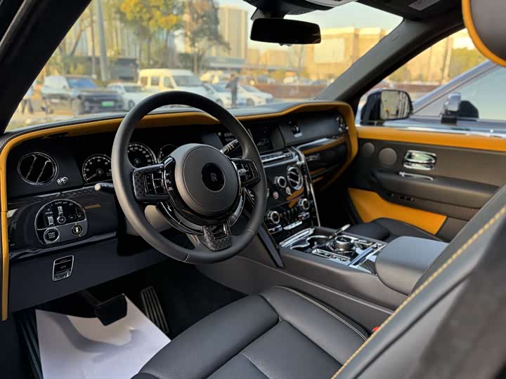 Фото 3 - Rolls-Royce Cullinan