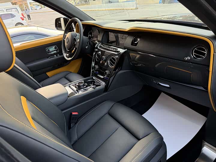 Фото 4 - Rolls-Royce Cullinan