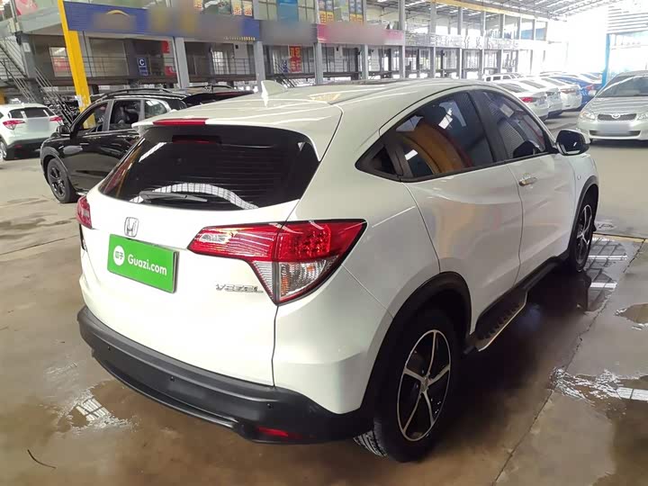 Фото 7 - Honda Vezel