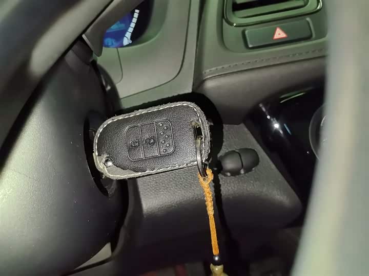 Фото 9 - Honda Vezel