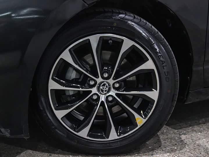 Фото 7 - Toyota Avalon