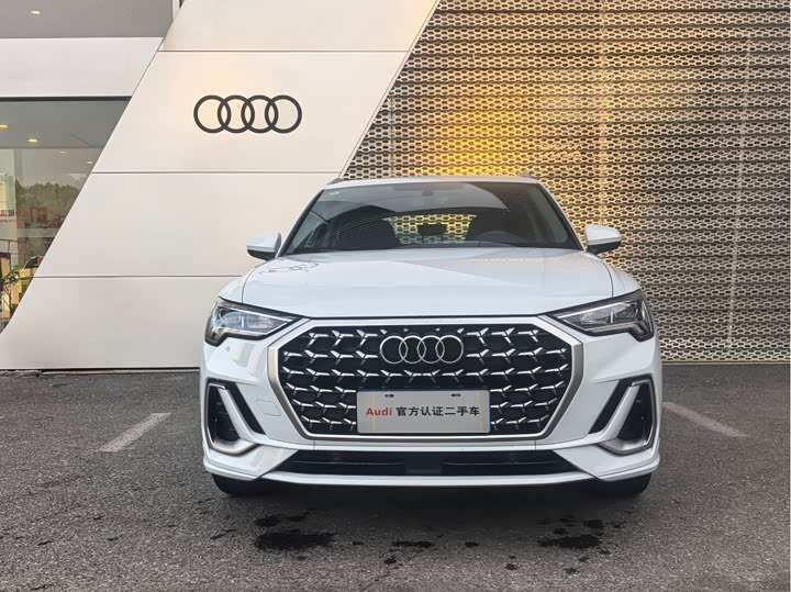 Фото 2 - Audi Q3