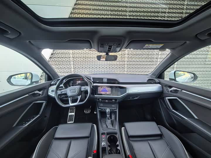 Фото 8 - Audi Q3